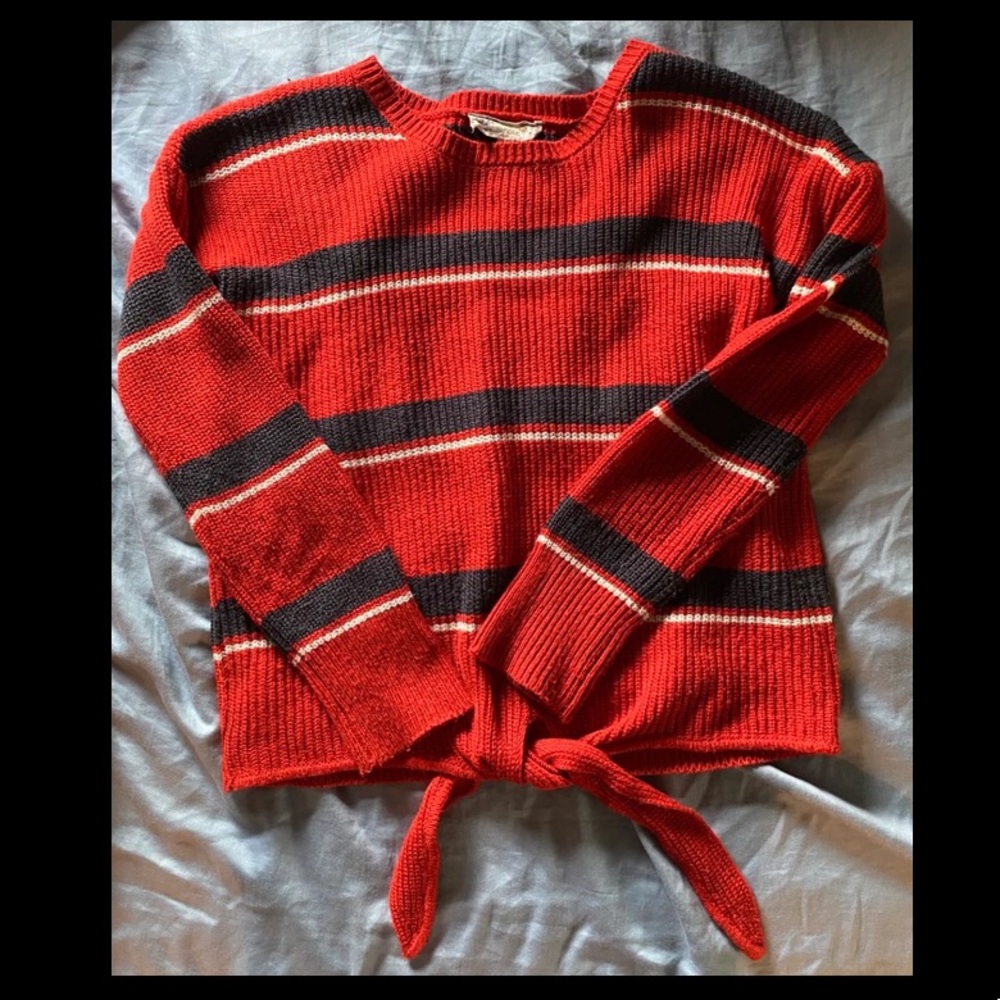 Red Striped Sweater Semi-cropped